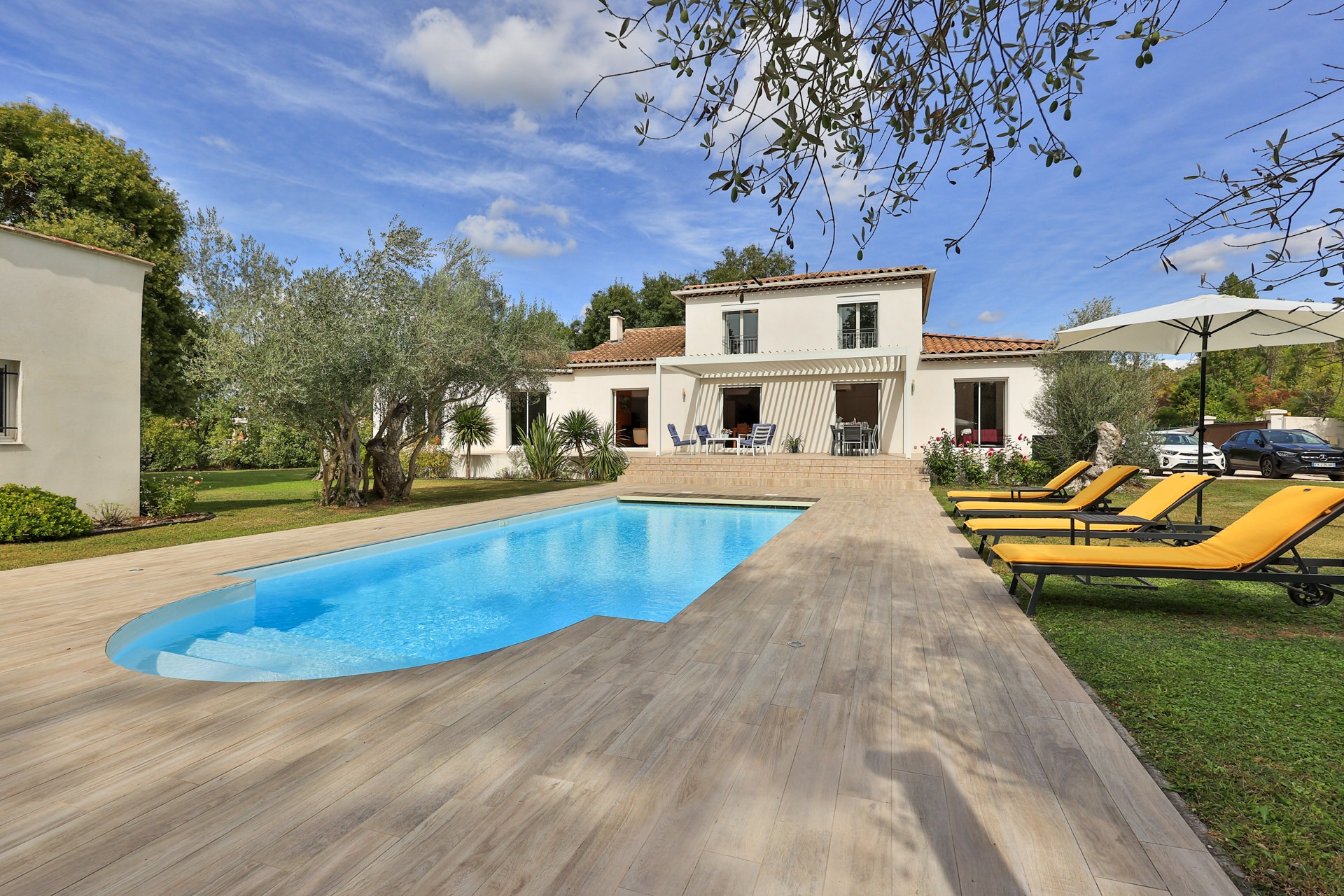 Best Place to Rent a Villa in France